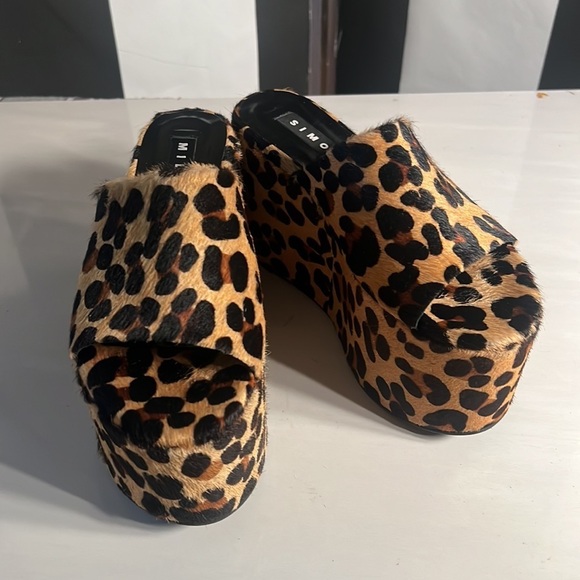 - Simon Miller, 100 mm Blackout Ponyskin Platforms NWOT - Picture 7 of 9